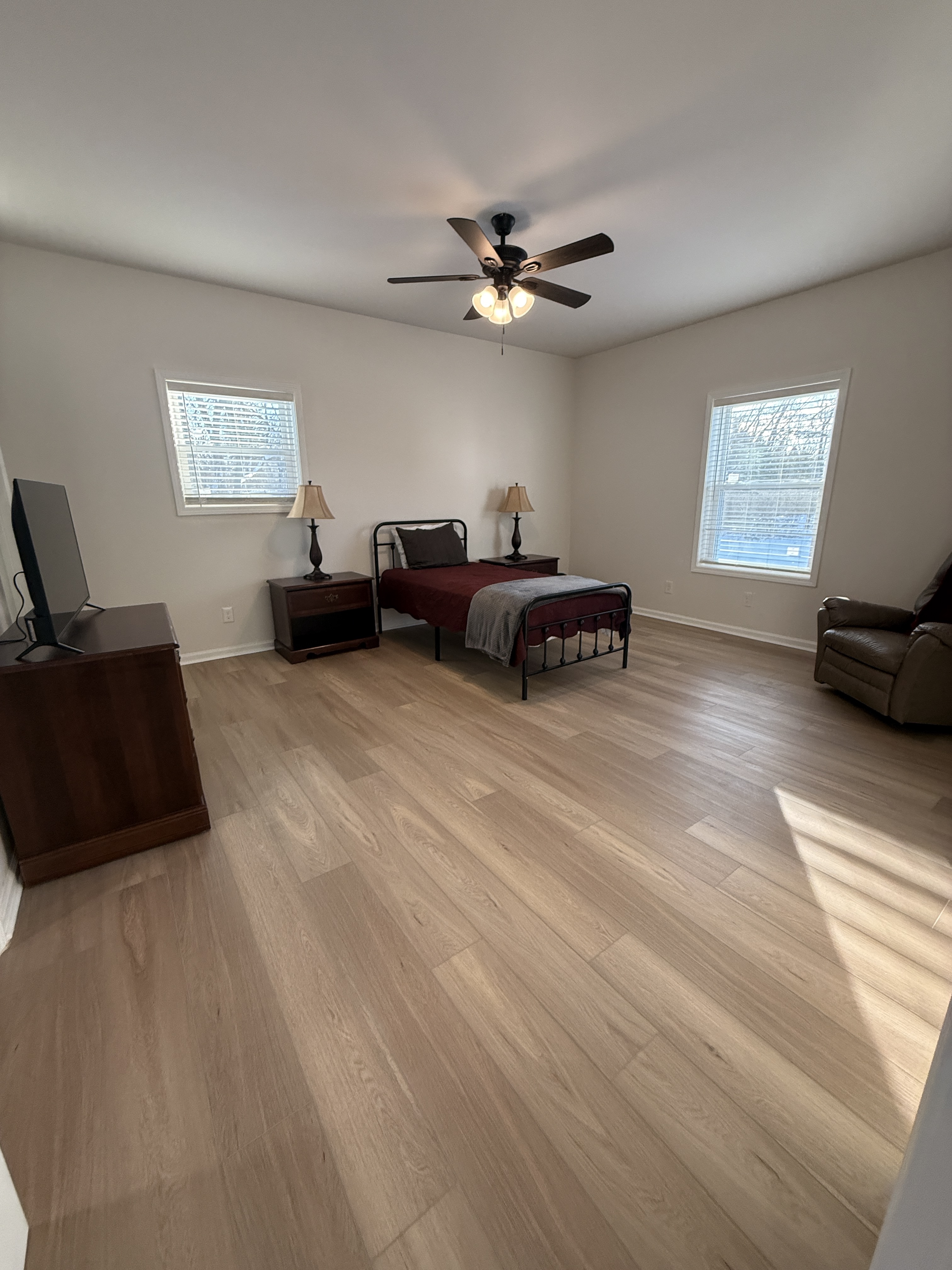 Maple Manor of Hamburg resident room