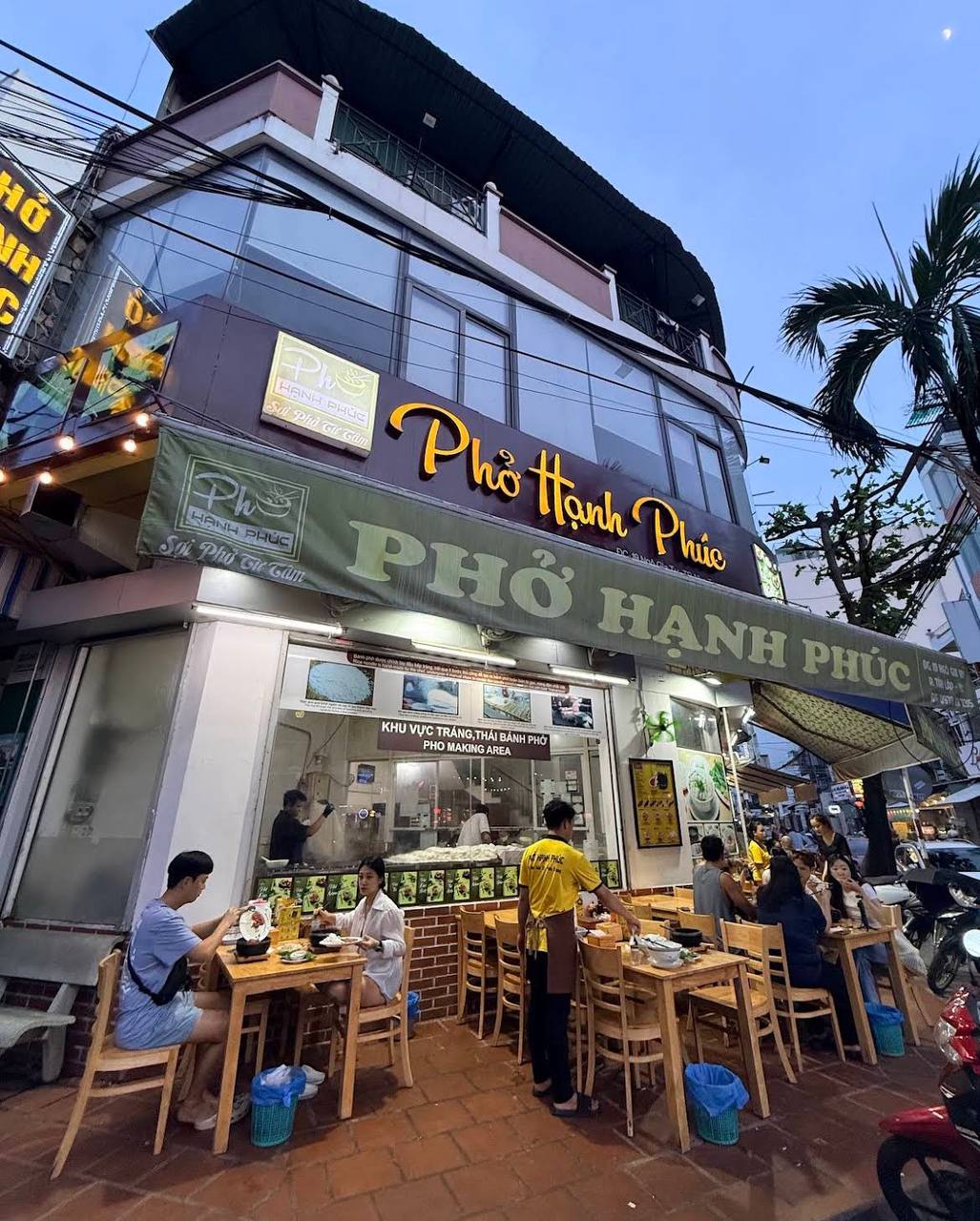 Phở Hạnh Phúc