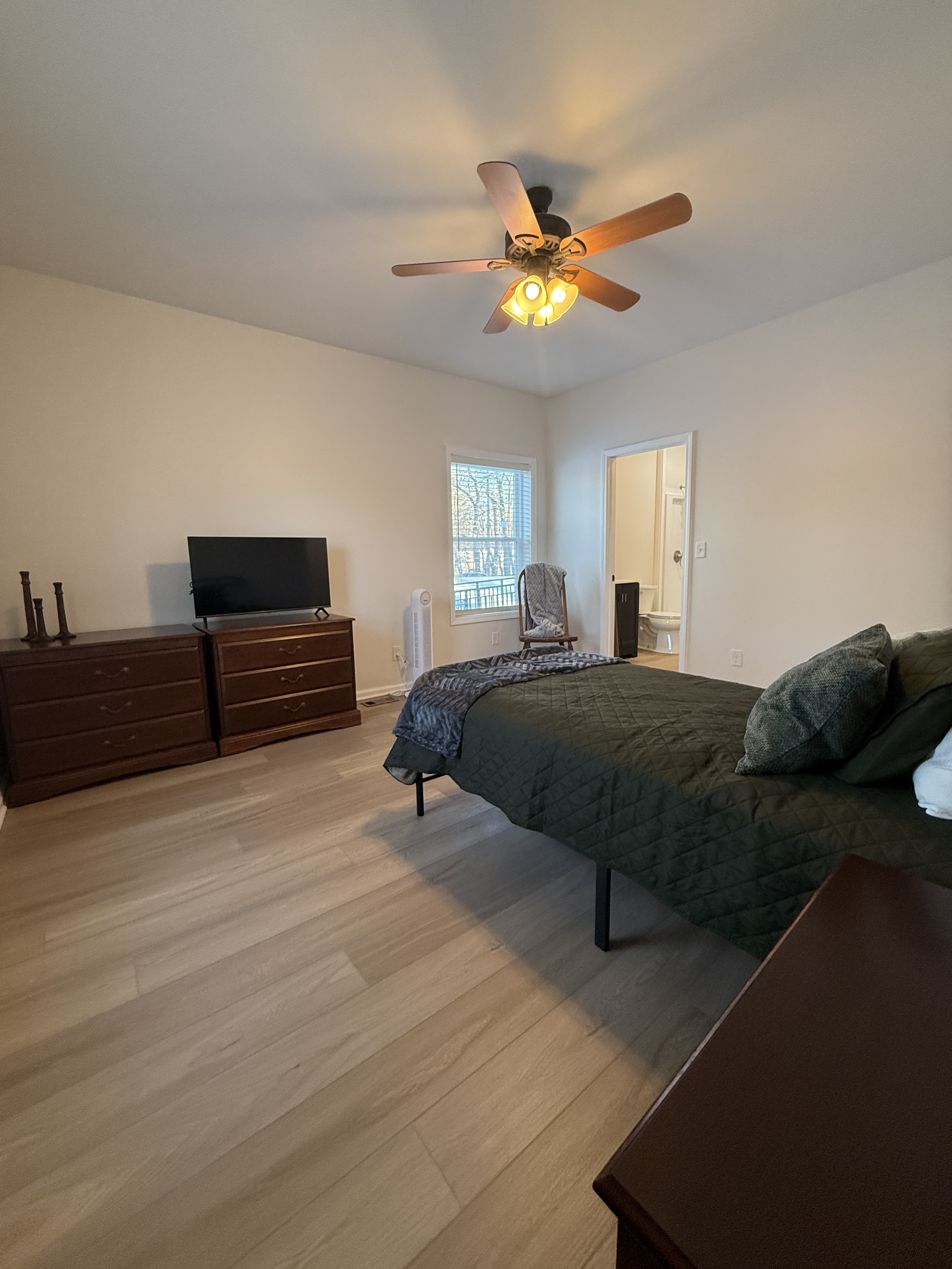 Maple Manor of Hamburg resident room