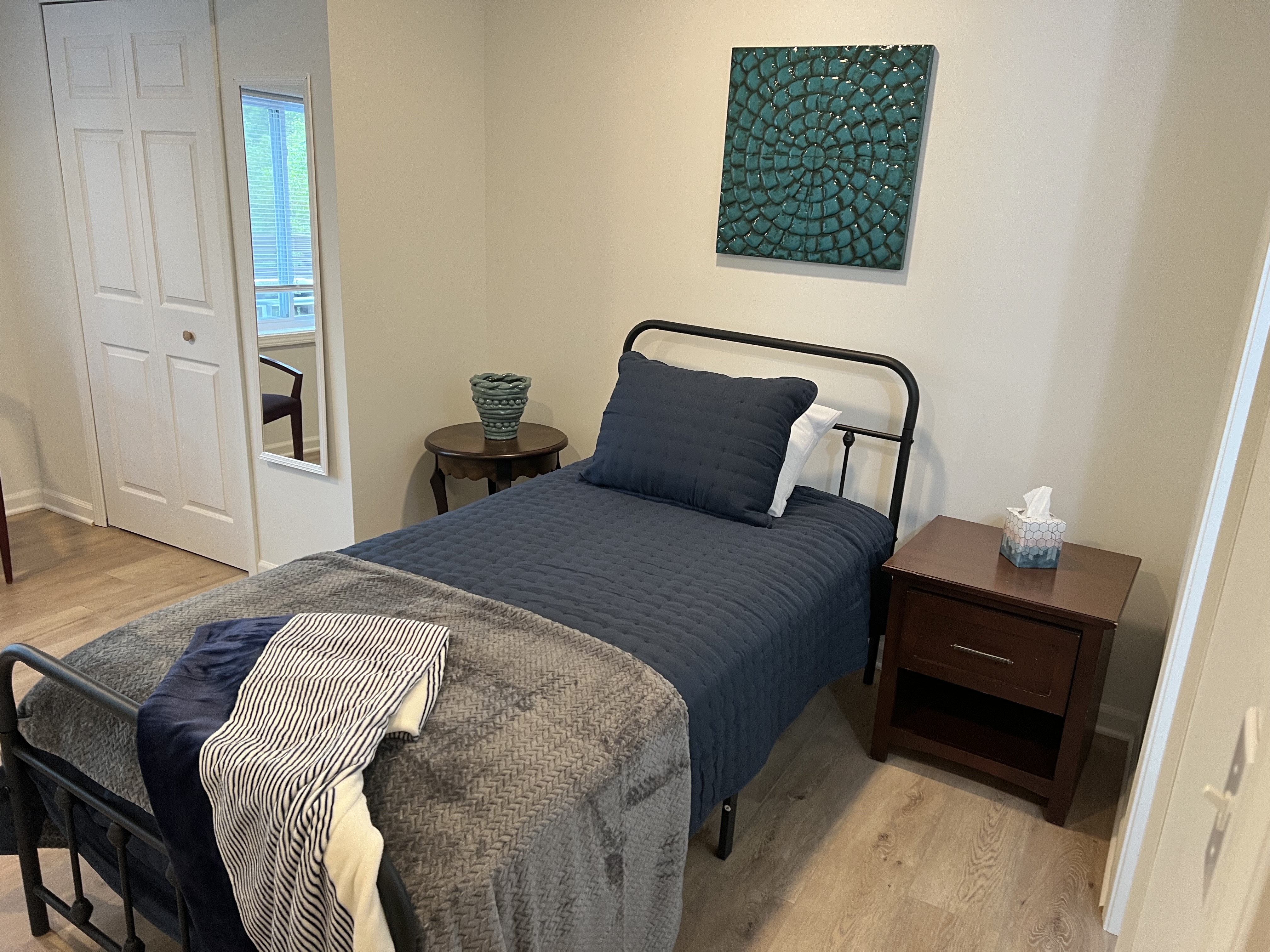 Maple Manor of Pinckney resident room